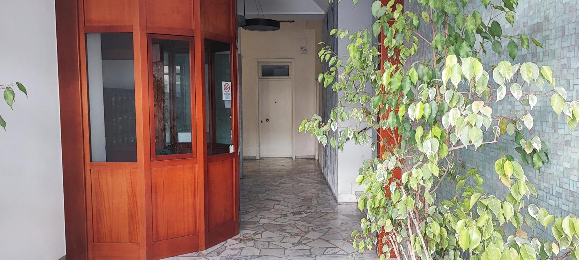 Guest Corso Italia Apartment Bari Ngoại thất bức ảnh